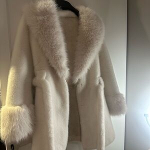 Elegant Cream Fur-Trimmed Women's Coat